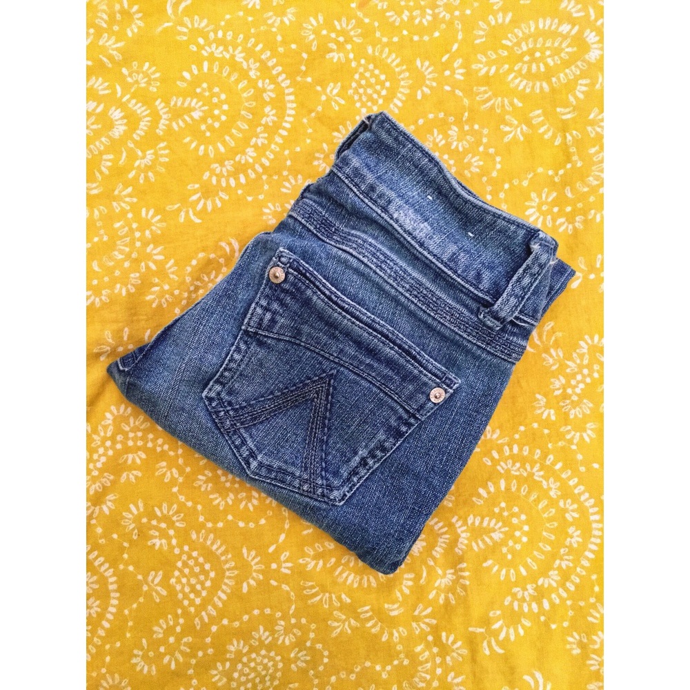 Delia’s Mid Rise Jeans 👖